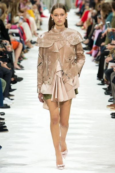 Look 1